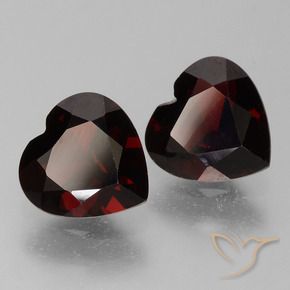 Shop natural 1.62ct ダークレッド パイロープガーネット gems, 心臓, from モザンビーグ at GemSelect. In stock, global shipping!