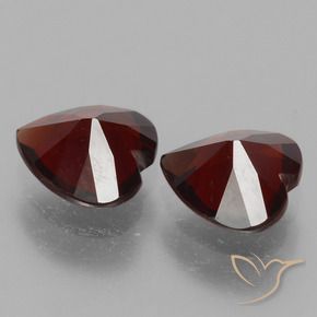 Shop natural 1.61ct 黒がかった赤 パイロープガーネット gems, 心臓, from モザンビーグ at GemSelect. In stock, global shipping!
