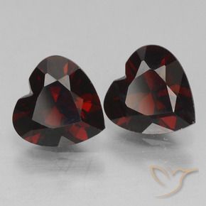 Shop natural 1.75ct 黒がかった赤 パイロープガーネット gems, 心臓, from モザンビーグ at GemSelect. In stock, global shipping!