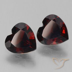 Shop natural 1.69ct 黒がかった赤 パイロープガーネット gems, 心臓, from モザンビーグ at GemSelect. In stock, global shipping!