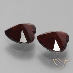 Shop natural 1.69ct 黒がかった赤 パイロープガーネット gems, 心臓, from モザンビーグ at GemSelect. In stock, global shipping!