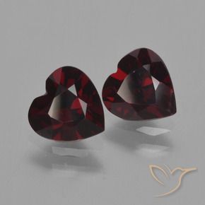 Shop natural 1.75ct ダークレッド パイロープガーネット gems, 心臓, from モザンビーグ at GemSelect. In stock, global shipping!