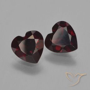 Shop natural 1.55ct ダークレッド パイロープガーネット gems, 心臓, from モザンビーグ at GemSelect. In stock, global shipping!