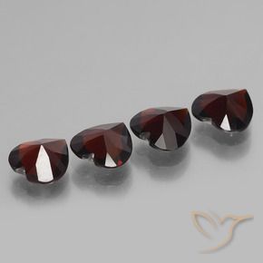 Shop natural 3.07ct 黒がかった赤 パイロープガーネット gems, 心臓, from モザンビーグ at GemSelect. In stock, global shipping!