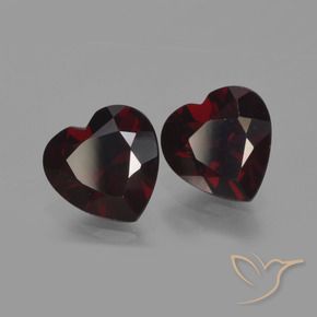 Shop natural 1.84ct 黒がかった赤 パイロープガーネット gems, 心臓, from モザンビーグ at GemSelect. In stock, global shipping!