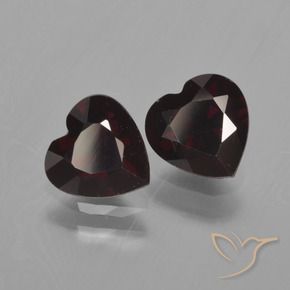 Shop natural 1.75ct 黒がかった赤 パイロープガーネット gems, 心臓, from モザンビーグ at GemSelect. In stock, global shipping!