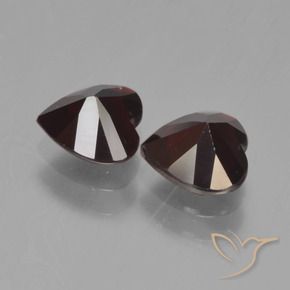 Shop natural 1.75ct 黒がかった赤 パイロープガーネット gems, 心臓, from モザンビーグ at GemSelect. In stock, global shipping!
