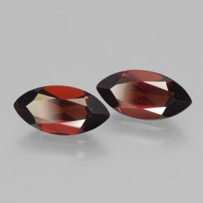 4.48カラットの天然ディープレッドパイロープガーネット（12.1×6 mm・マーキス）