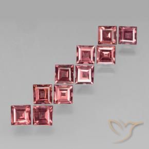 Shop natural 3.84ct ラズベリーレッド パイロープガーネット gems, 四角形, from モザンビーグ at GemSelect. In stock, global shipping!