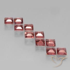 Shop natural 4.23ct 薄いスカーレットレッド パイロープガーネット gems, 四角形, from モザンビーグ at GemSelect. In stock, global shipping!