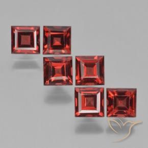 Shop natural 2.81ct カラントレッド パイロープガーネット gems, 四角形, from モザンビーグ at GemSelect. In stock, global shipping!