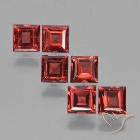 Shop natural 2.74ct スカーレットレッド パイロープガーネット gems, 四角形, from モザンビーグ at GemSelect. In stock, global shipping!