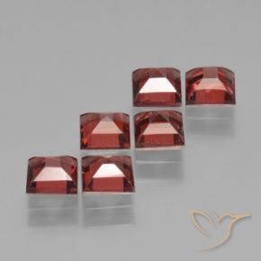 Shop natural 2.74ct スカーレットレッド パイロープガーネット gems, 四角形, from モザンビーグ at GemSelect. In stock, global shipping!