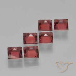 Shop natural 2.59ct スカーレットレッド パイロープガーネット gems, 四角形, from モザンビーグ at GemSelect. In stock, global shipping!