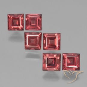 Shop natural 2.72ct ダークレッド パイロープガーネット gems, 四角形, from モザンビーグ at GemSelect. In stock, global shipping!