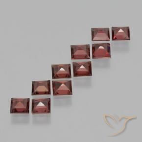 Shop natural 3.85ct ミディアムダークレッド パイロープガーネット gems, 四角形, from モザンビーグ at GemSelect. In stock, global shipping!