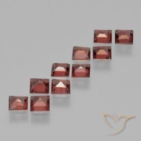Shop natural 5.01ct ミディアムダークレッド パイロープガーネット gems, 四角形, from モザンビーグ at GemSelect. In stock, global shipping!