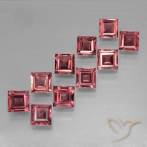 Shop natural 4.13ct ミディアムレッド パイロープガーネット gems, 四角形, from モザンビーグ at GemSelect. In stock, global shipping!