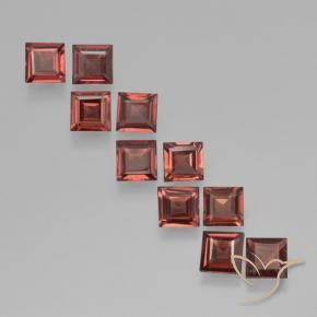 Shop natural 3.58ct 濃いスカーレットレッド パイロープガーネット gems, 四角形, from モザンビーグ at GemSelect. In stock, global shipping!