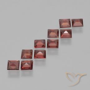 Shop natural 3.58ct 濃いスカーレットレッド パイロープガーネット gems, 四角形, from モザンビーグ at GemSelect. In stock, global shipping!