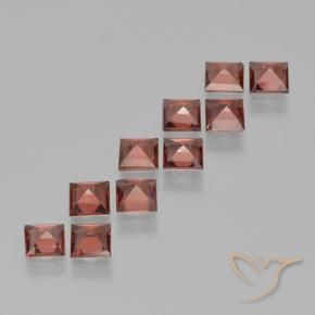 Shop natural 3.96ct ベリーレッド パイロープガーネット gems, 四角形, from モザンビーグ at GemSelect. In stock, global shipping!