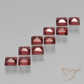Shop natural 3.64ct 濃いスカーレットレッド パイロープガーネット gems, 四角形, from モザンビーグ at GemSelect. In stock, global shipping!