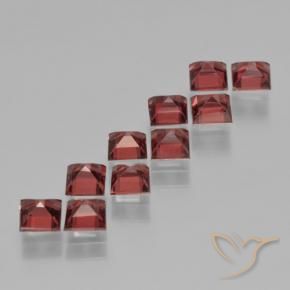 Shop natural 3.90ct ディープレッド パイロープガーネット gems, 四角形, from モザンビーグ at GemSelect. In stock, global shipping!