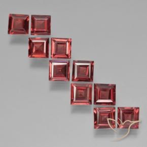 Shop natural 3.48ct ディープレッド パイロープガーネット gems, 四角形, from モザンビーグ at GemSelect. In stock, global shipping!