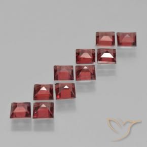 Shop natural 3.89ct ディープレッド パイロープガーネット gems, 四角形, from モザンビーグ at GemSelect. In stock, global shipping!