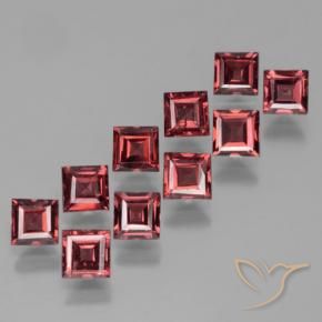 Shop natural 4.14ct ミディアムレッド パイロープガーネット gems, 四角形, from モザンビーグ at GemSelect. In stock, global shipping!