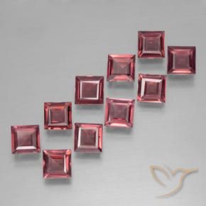 Shop natural 3.41ct ピンクがかったレッド パイロープガーネット gems, 四角形, from モザンビーグ at GemSelect. In stock, global shipping!