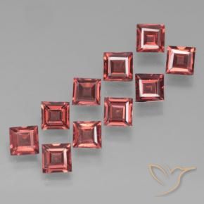Shop natural 3.70ct ディープレッド パイロープガーネット gems, 四角形, from モザンビーグ at GemSelect. In stock, global shipping!