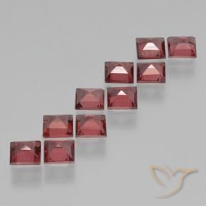 Shop natural 3.75ct ダークレッド パイロープガーネット gems, 四角形, from モザンビーグ at GemSelect. In stock, global shipping!