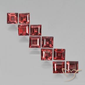 3.97カラットの天然濃いスカーレットレッドパイロープガーネット（3.8×3.8 mm・四角）