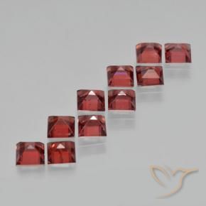 3.97カラットの天然濃いスカーレットレッドパイロープガーネット（3.8×3.8 mm・四角）