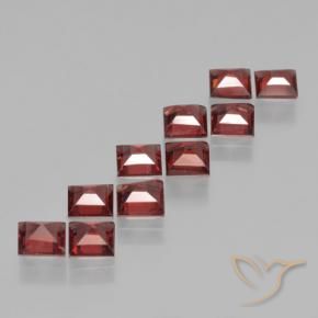 Shop natural 3.70ct ダークレッド パイロープガーネット gems, 四角形, from モザンビーグ at GemSelect. In stock, global shipping!