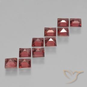 Shop natural 4.37ct ダークレッド パイロープガーネット gems, 四角形, from モザンビーグ at GemSelect. In stock, global shipping!