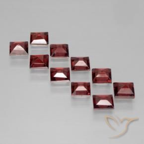 Shop natural 3.79ct ダークレッド パイロープガーネット gems, 四角形, from モザンビーグ at GemSelect. In stock, global shipping!