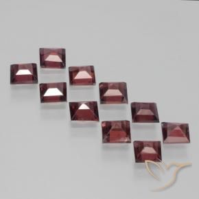 Shop natural 3.80ct 濃いブラッドレッド パイロープガーネット gems, 四角形, from モザンビーグ at GemSelect. In stock, global shipping!