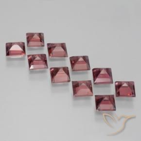 Shop natural 4.24ct ディープレッド パイロープガーネット gems, 四角形, from モザンビーグ at GemSelect. In stock, global shipping!