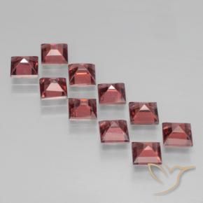 Shop natural 4.50ct ディープレッド パイロープガーネット gems, 四角形, from モザンビーグ at GemSelect. In stock, global shipping!