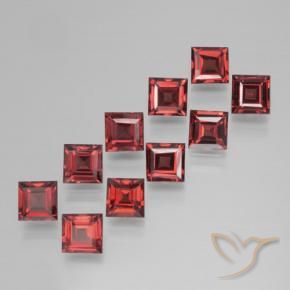 Shop natural 4.06ct 濃いクリムゾンレッド パイロープガーネット gems, 四角形, from モザンビーグ at GemSelect. In stock, global shipping!