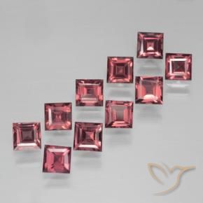 Shop natural 4.17ct ディープレッド パイロープガーネット gems, 四角形, from モザンビーグ at GemSelect. In stock, global shipping!