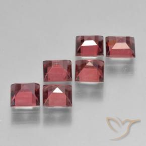 Shop natural 2.75ct スカーレットレッドトーン パイロープガーネット gems, 四角形, from モザンビーグ at GemSelect. In stock, global shipping!
