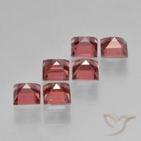 Shop natural 2.67ct 薄いレッド パイロープガーネット gems, 四角形, from モザンビーグ at GemSelect. In stock, global shipping!
