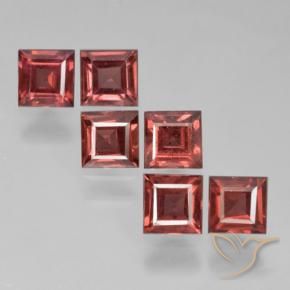 Shop natural 2.89ct 薄いスカーレットレッド パイロープガーネット gems, 四角形, from モザンビーグ at GemSelect. In stock, global shipping!