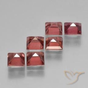 Shop natural 2.89ct 薄いスカーレットレッド パイロープガーネット gems, 四角形, from モザンビーグ at GemSelect. In stock, global shipping!