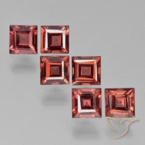 Shop natural 2.68ct スカーレットレッド パイロープガーネット gems, 四角形, from モザンビーグ at GemSelect. In stock, global shipping!