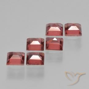 Shop natural 2.79ct ディープレッド パイロープガーネット gems, 四角形, from モザンビーグ at GemSelect. In stock, global shipping!