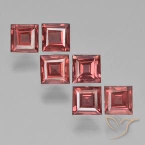 Shop natural 2.72ct 薄いスカーレットレッド パイロープガーネット gems, 四角形, from モザンビーグ at GemSelect. In stock, global shipping!